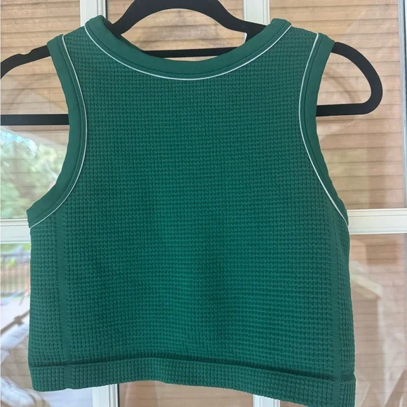 All in Motion Dark Green Textured Crop Tank - Picture 2 of 4